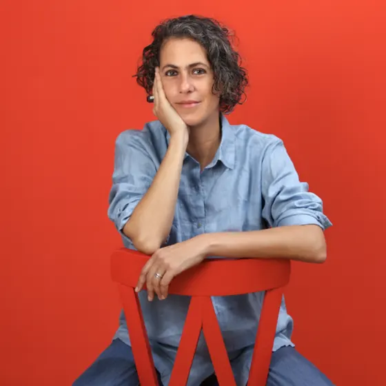 Katya Adaui, escritora peruana invitada del Club Quijote